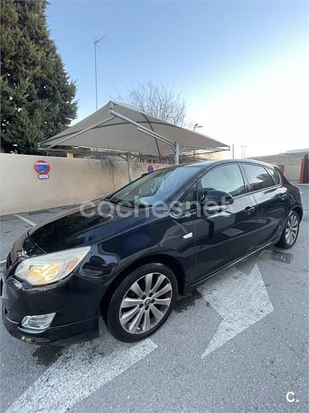 Usado Opel Astra Expression 100 CV (73 kW) 2011 Negro Berlina