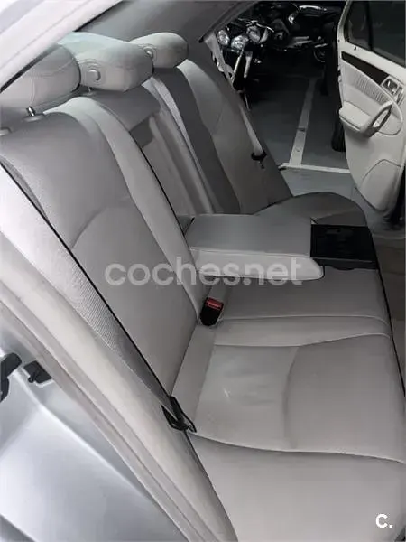 Usado Mercedes C200 Elegance 163 CV (119 kW) 2003 Gris / plata Familiar
