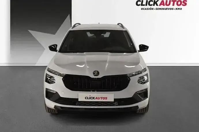 Usado Skoda Kamiq Sport 115 CV (84 kW) 2025 Plata SUV