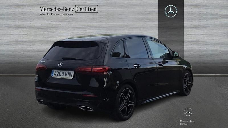 Usado Mercedes B200 150 CV (110 kW) 2024 Negro Monovolumen