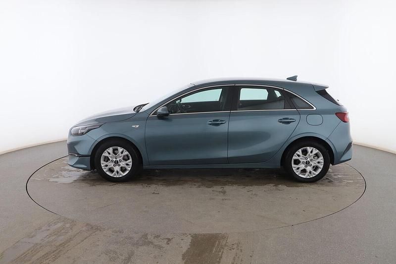 Usado Kia Ceed 120 CV (88 kW) 2022 Verde Utilitario