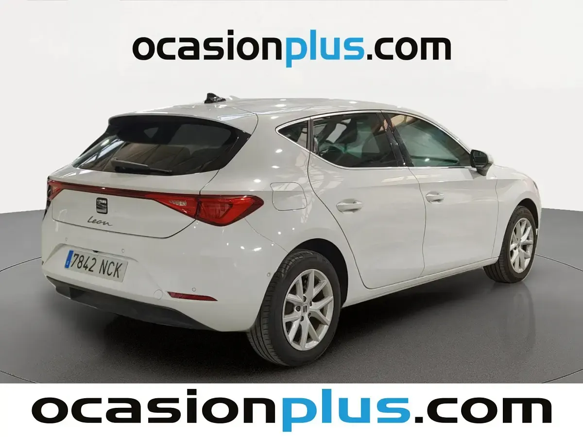 Usado Seat Leon Style 116 CV (85 kW) 2025 Blanco Utilitario