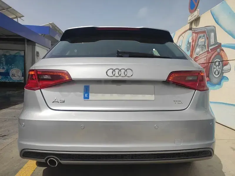 Usado Audi A3 S-Line 110 CV (80 kW) 2015 Gris / plata Berlina