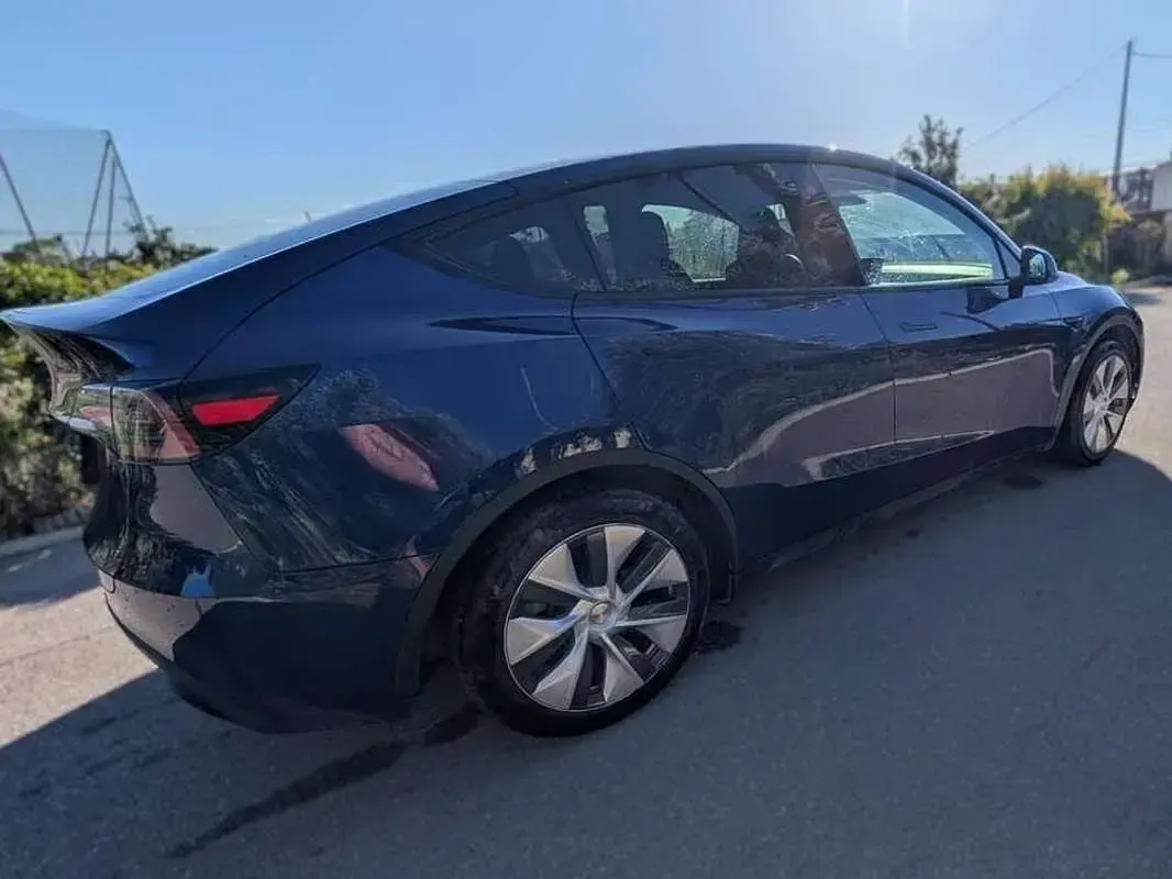 Usado Tesla Model Y RWD 188 kW (256 CV) 2024 Azul SUV