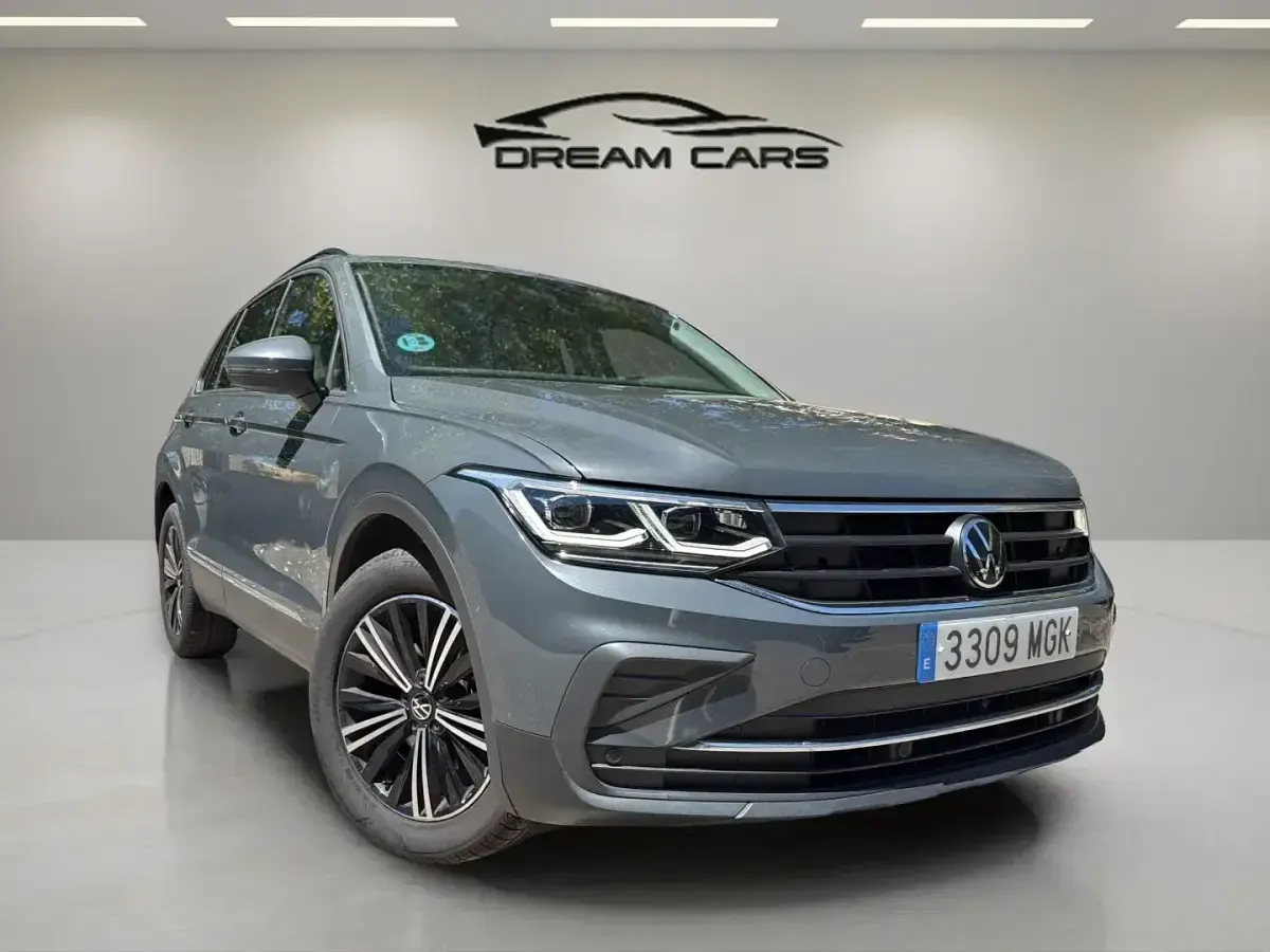 Usado VW Tiguan Life 122 CV (89 kW) 2023 Gris SUV