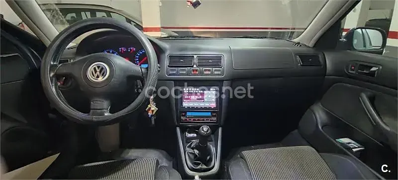 Usado VW Golf IV Highline 105 CV (77 kW) 2002 Azul Berlina