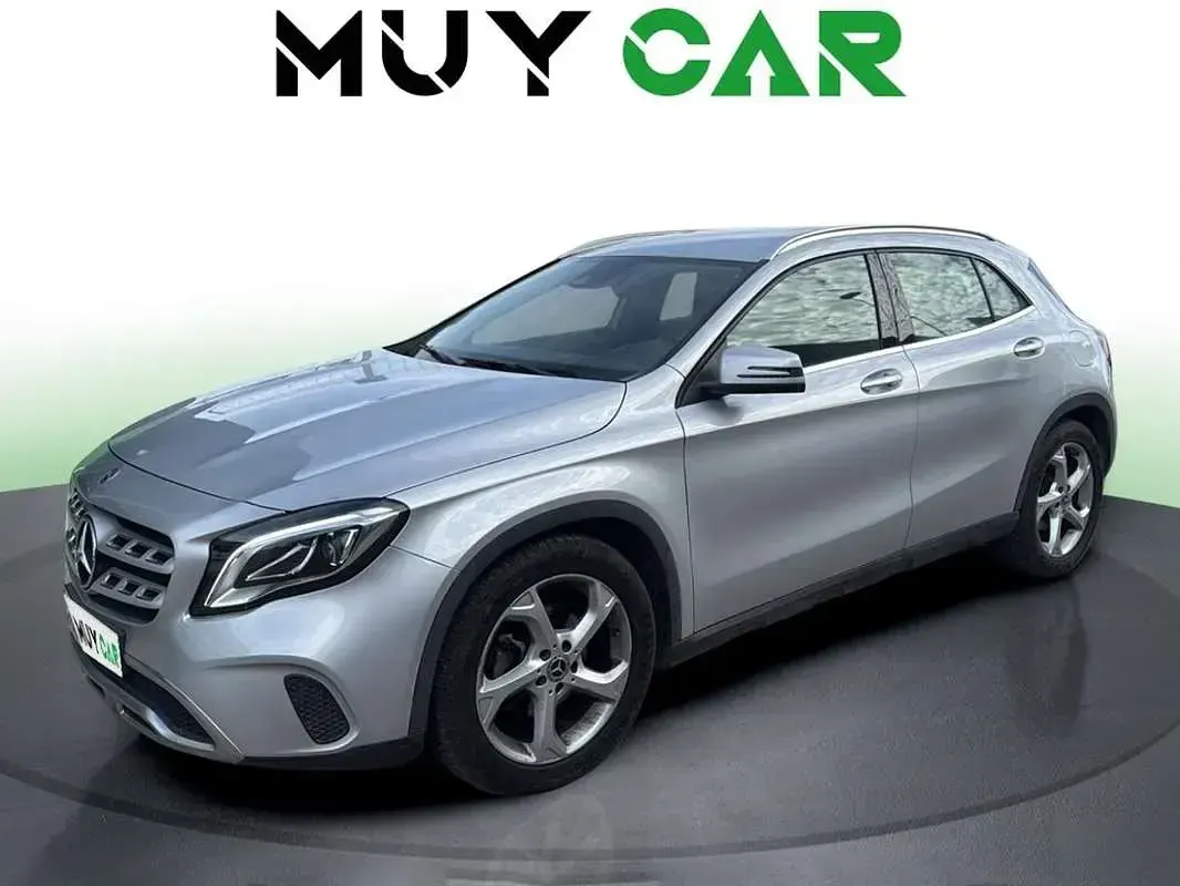Usado Mercedes GLA200 136 CV (100 kW) 2019 Gris SUV