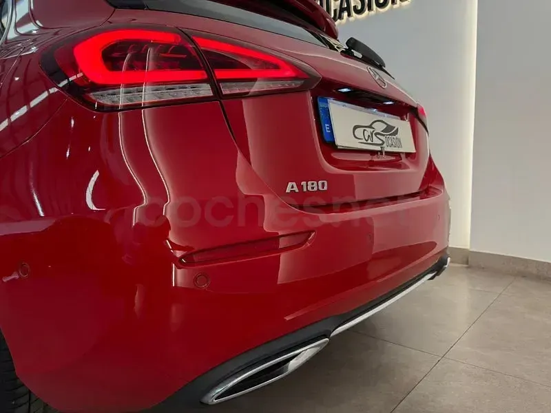 Usado Mercedes A180 136 CV (100 kW) 2020 Rojo Berlina