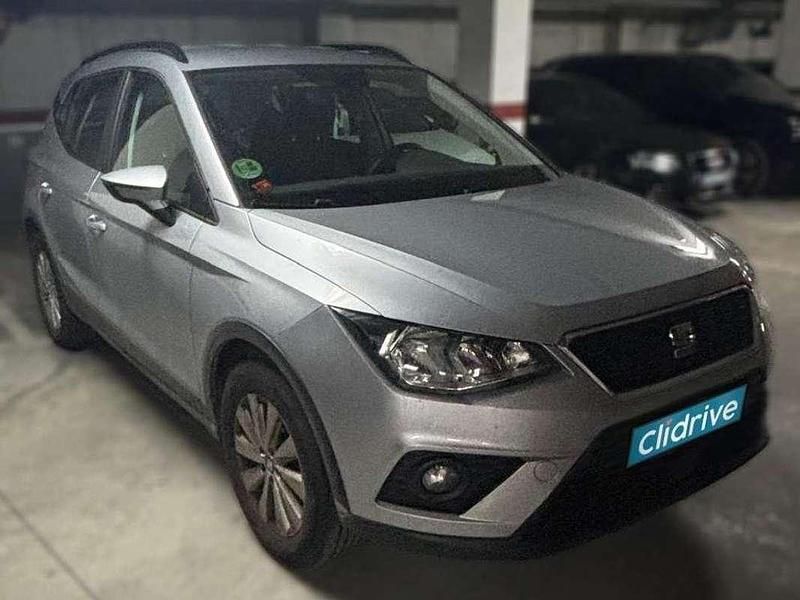 Usado Seat Arona Ecomotive 116 CV (85 kW) 2021 Gris SUV