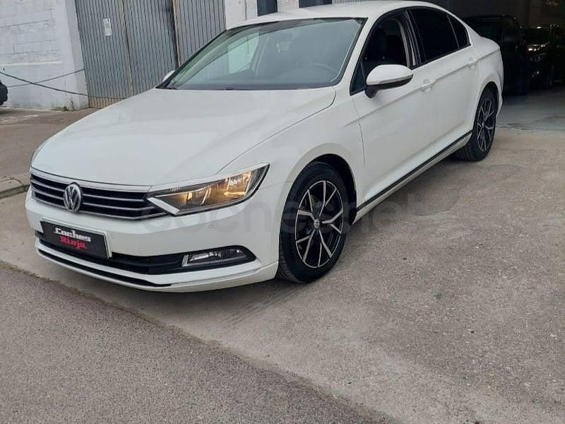 Usado VW Passat Advance 120 CV (88 kW) 2015 Blanco Berlina