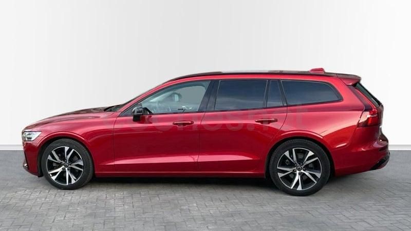 Usado Volvo V60 Plus 197 CV (144 kW) 2025 Rojo Familiar