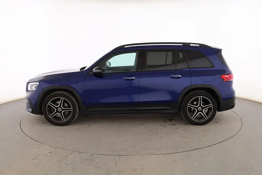 Usado Mercedes GLB200 AMG line 150 CV (110 kW) 2021 Azul SUV