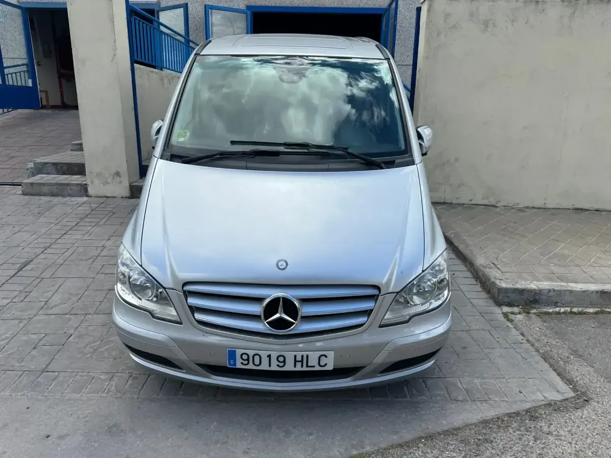 Usado Mercedes Viano 163 CV (119 kW) 2012 Gris Monovolumen