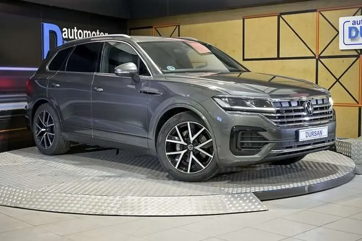 Usado VW Touareg 290 CV (213 kW) 2021 Gris SUV