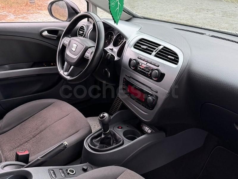 Usado Seat Leon Style 105 CV (77 kW) 2010 Blanco Utilitario