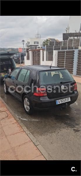 Usado VW Golf IV Highline 100 CV (73 kW) 2000 Negro Berlina