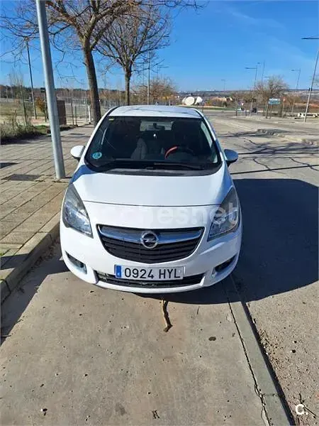 Usado Opel Meriva Selective 110 CV (80 kW) 2014 Blanco Monovolumen
