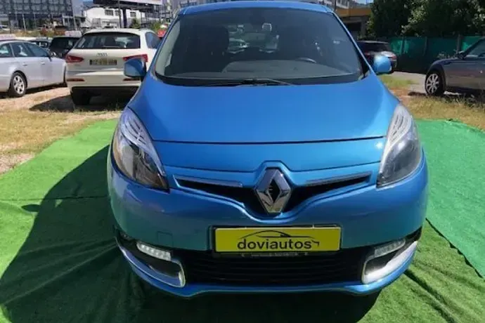 Usado Renault Scénic III Dynamique 110 CV (80 kW) 2012 Monovolumen