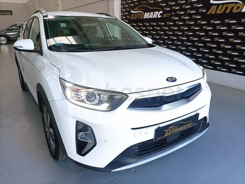 Usado Kia Stonic 120 HP (88 kW) 2021 Branco SUV