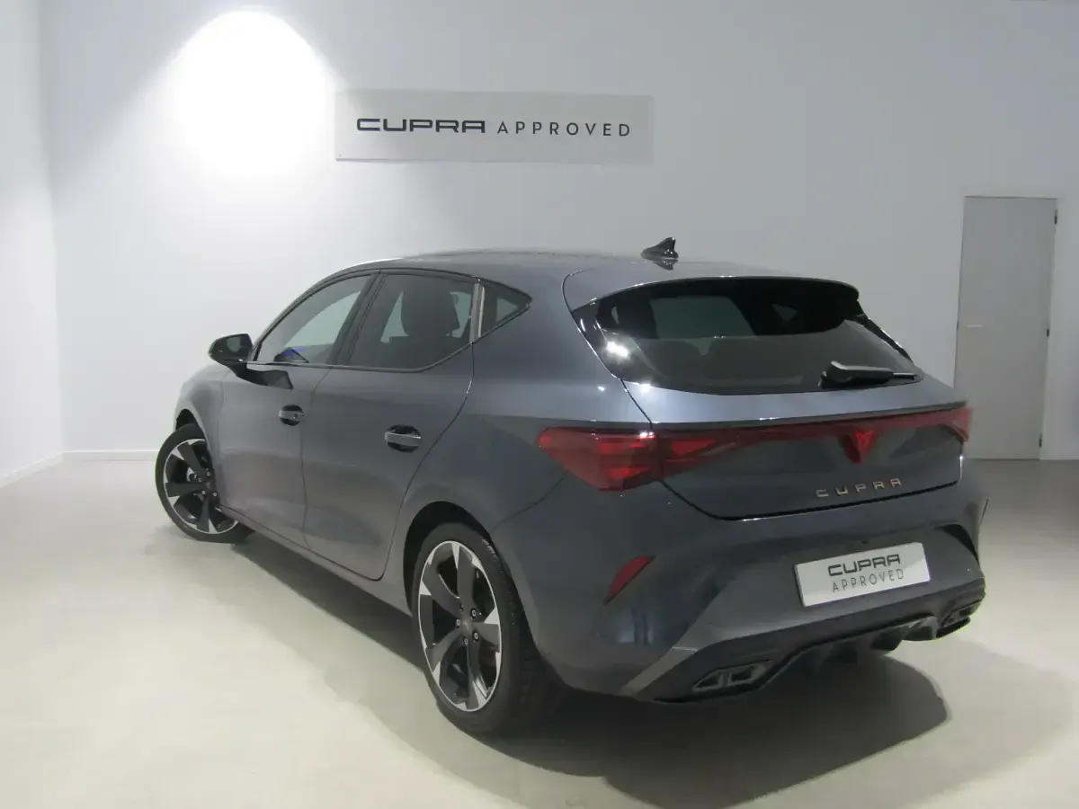 Usado Cupra Leon 150 CV (110 kW) 2024 Gris