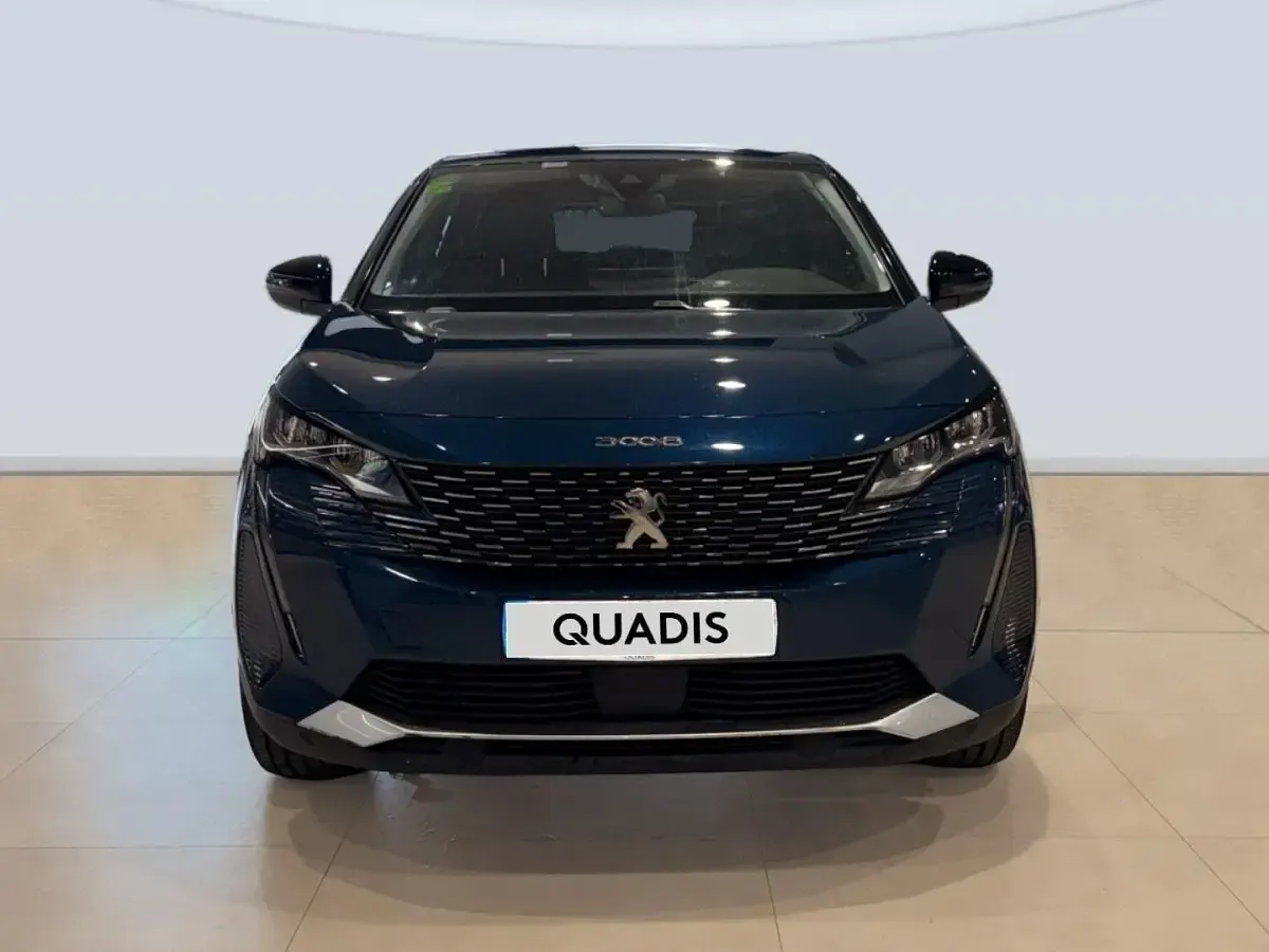 Usado Peugeot 3008 Allure 131 CV (96 kW) 2022 Azul SUV