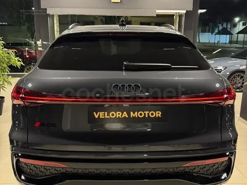 Nuevo Audi Q5 Sportback Sport 367 CV (269 kW) 2026 Gris / plata SUV