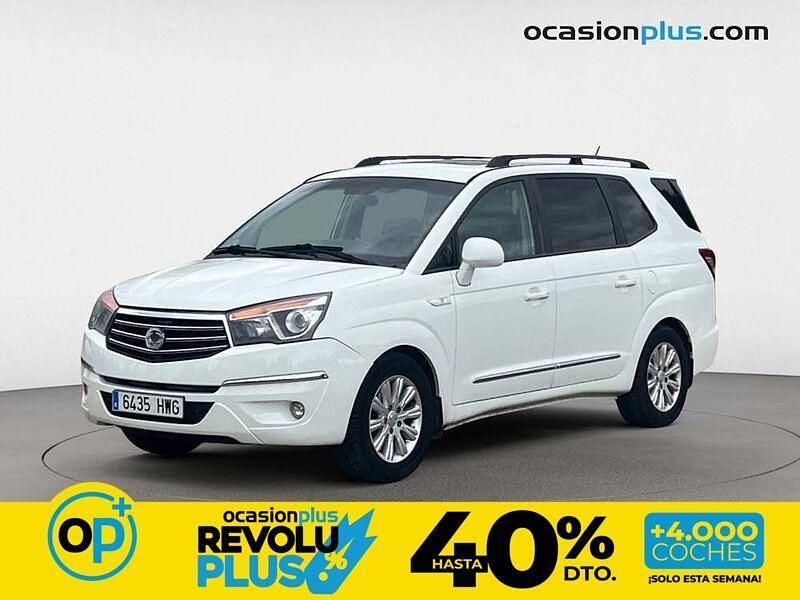 Usado Ssangyong (KGM) Rodius Limited 155 CV (114 kW) 2014 Blanco Monovolumen