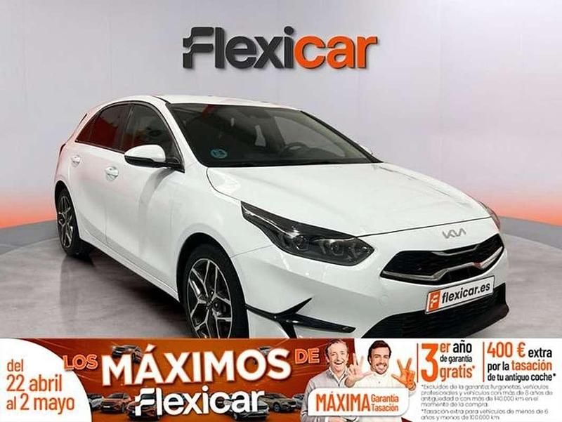 Usado Kia Ceed 120 CV (88 kW) 2022 Blanco Utilitario