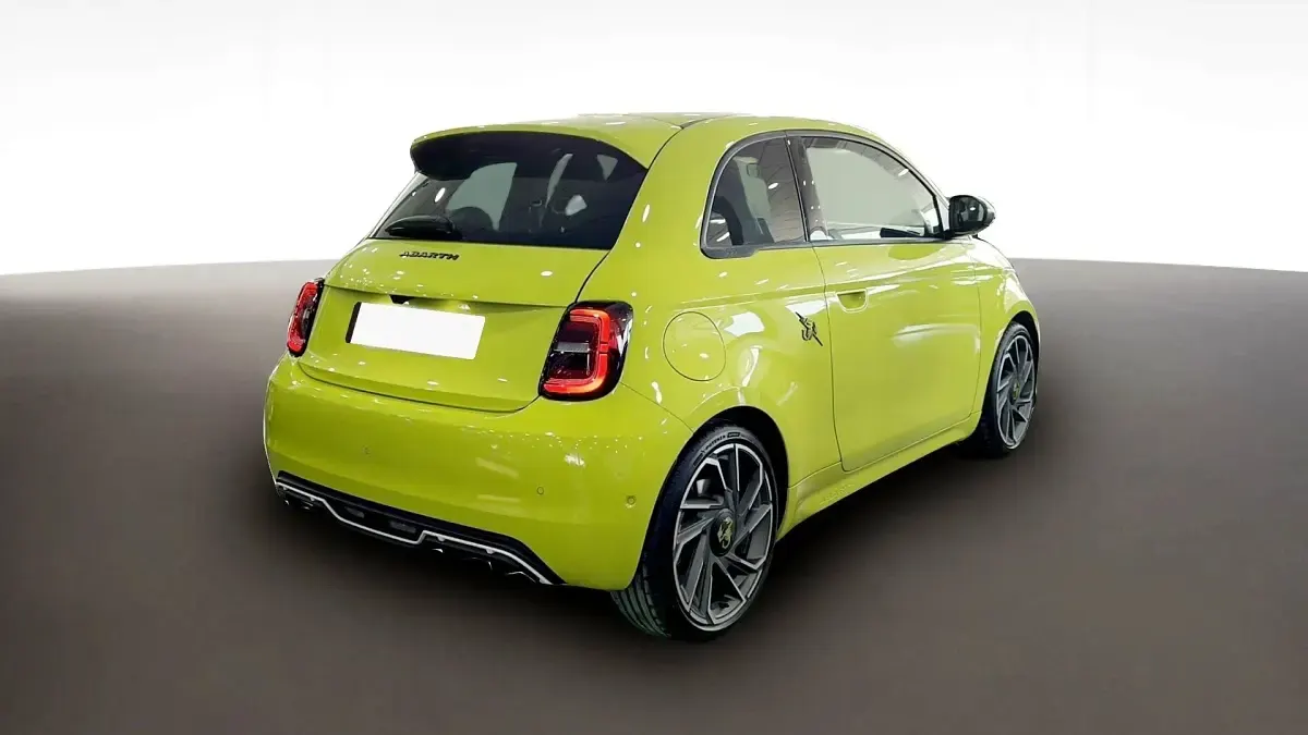 Nuevo Abarth 500e Turismo 113 kW (154 CV) 2025 Verde acido Utilitario