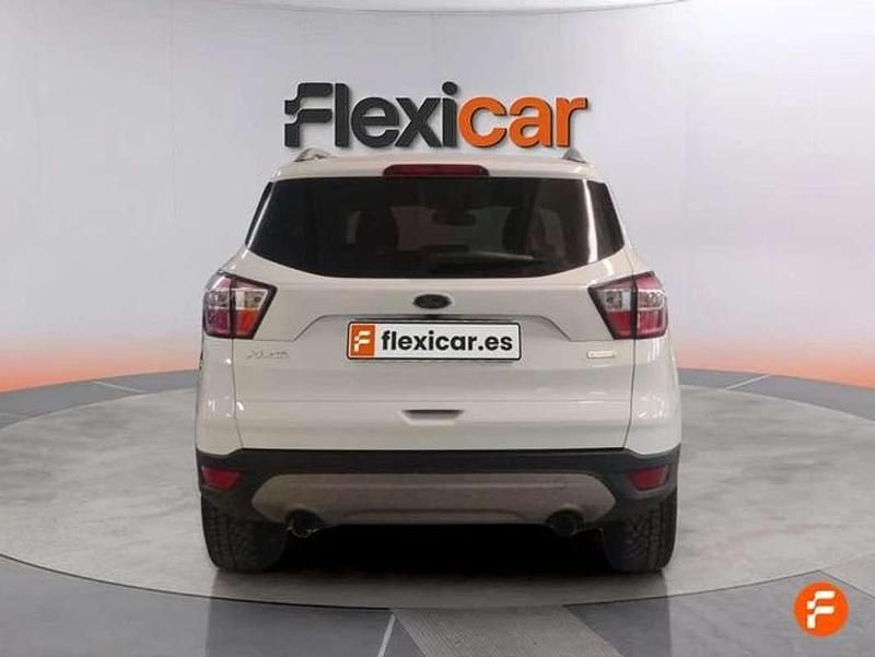 Usado Ford Kuga Business Edition 150 CV (110 kW) 2017 Blanco SUV