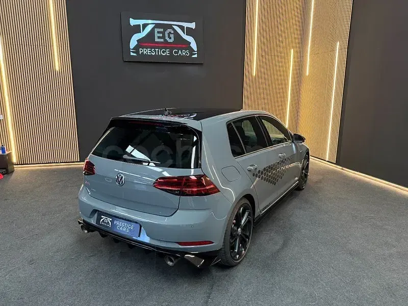 Usado VW Golf VII GTI 290 CV (213 kW) 2019 Gris / plata Berlina