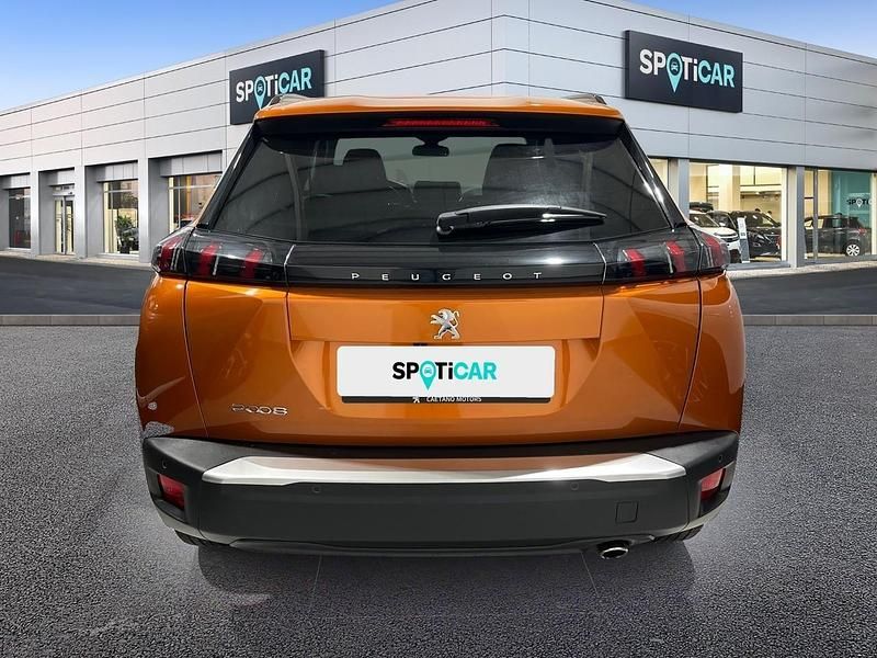 Usado Peugeot 2008 Style 110 CV (80 kW) 2021 Naranja SUV