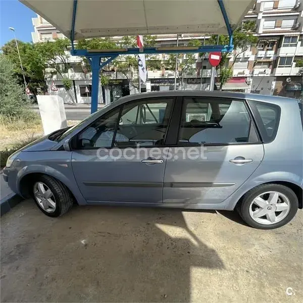 Usado Renault Scénic II Expression 105 CV (77 kW) 2007 Gris / plata Monovolumen
