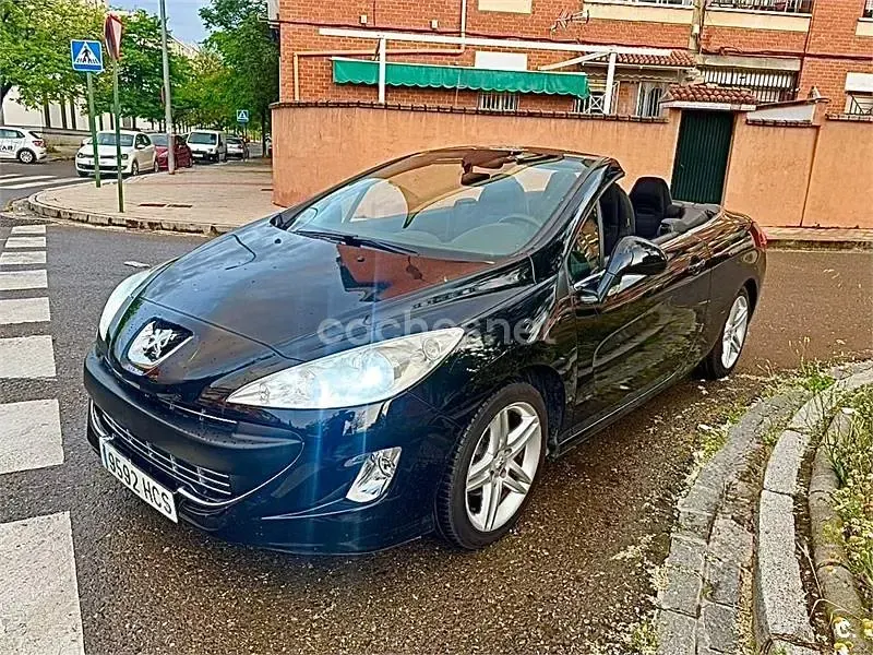 Usado Peugeot 308 CC Sport 122 CV (89 kW) 2011 Negro Descapotable