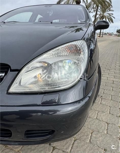 Usado Citroën C5 Exclusive 138 CV (101 kW) 2003 Negro Berlina