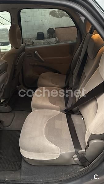Gris / plata Usado 2004 Citroën Xsara Picasso Monovolumen | 1300 € (Precio justo) - Imagen 1/4