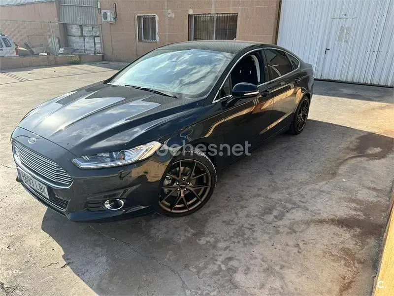Usado Ford Mondeo Titanium 187 CV (137 kW) 2019 Negro Berlina