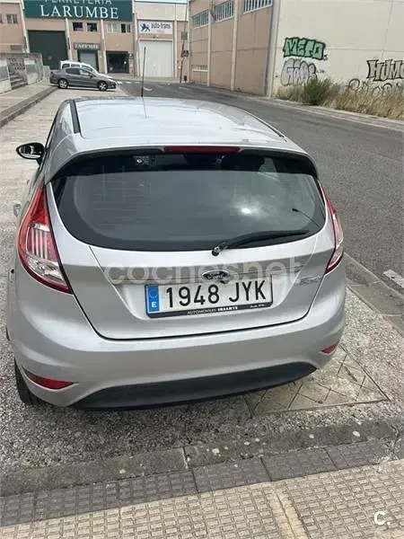 Usado Ford Fiesta Titanium 95 CV (69 kW) 2017 Gris / plata Utilitario