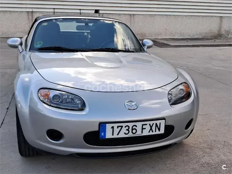 Usado Mazda MX5 Active 126 CV (92 kW) 2007 Gris / plata Descapotable