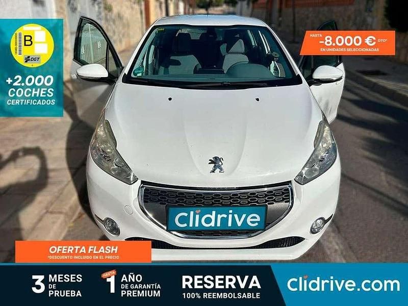 Blanco Usado 2012 Peugeot 208 Active Utilitario | 4390 € (Precio justo) - Imagen 1/3