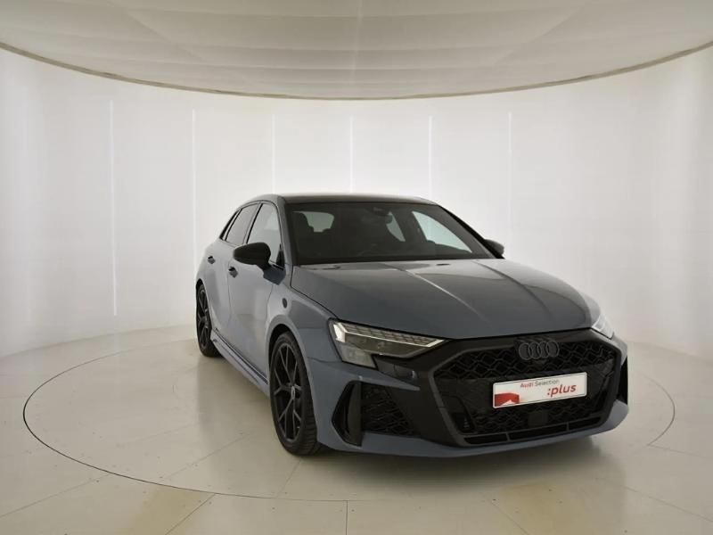 Gris/plata Nuevo 2025 Audi RS3 Sportback Utilitario | 80.990 € - Imagen 1/4