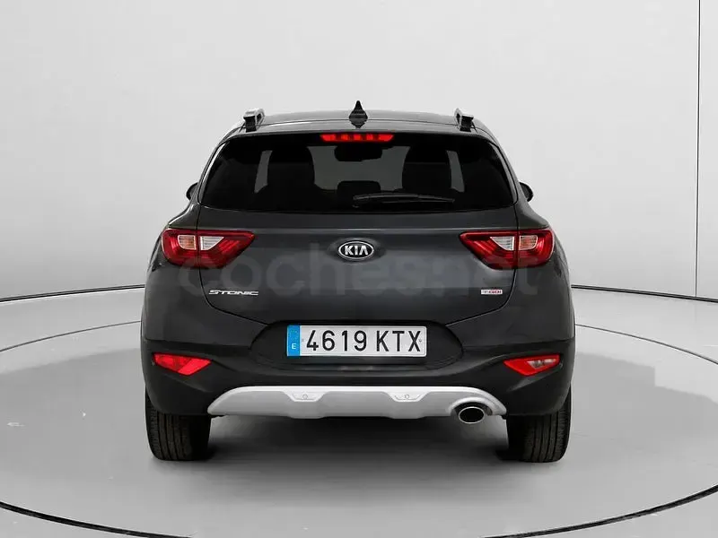 Usado Kia Stonic 120 CV (88 kW) 2019 Gris SUV