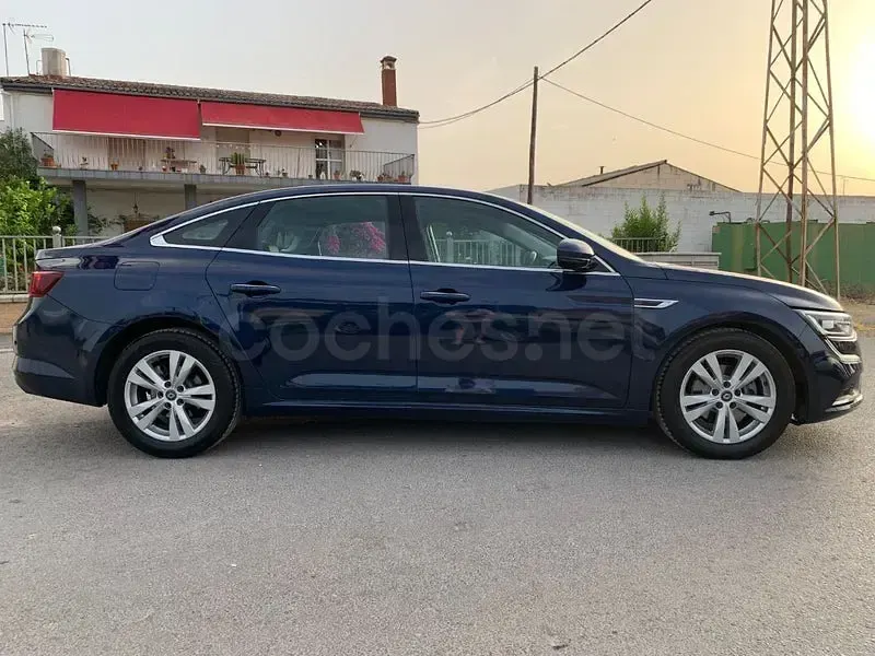 Usado Renault Talisman Zen 130 CV (95 kW) 2016 Azul Berlina