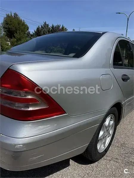 Usado Mercedes C200 Classic 163 CV (119 kW) 2000 Negro Berlina