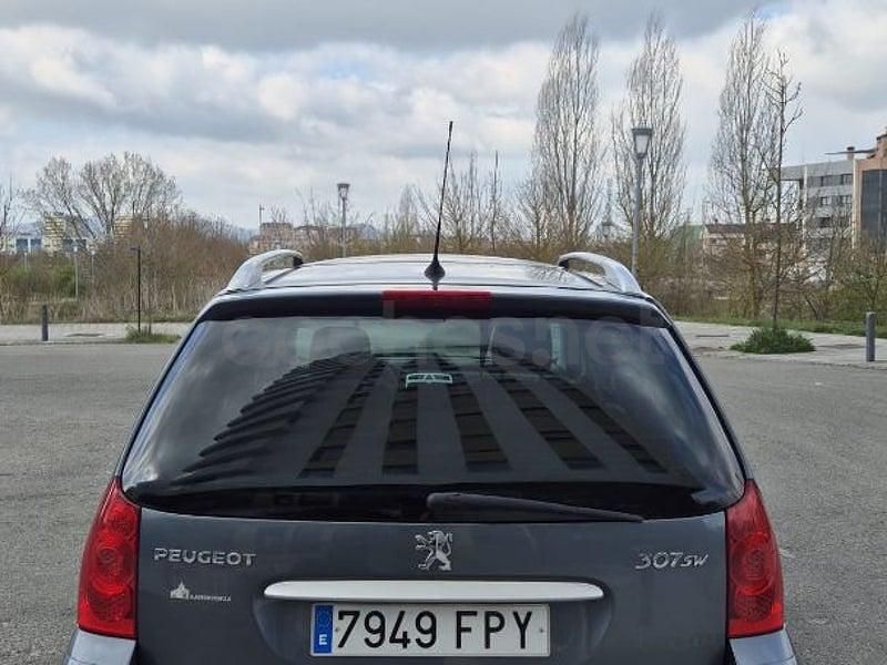 Usado Peugeot 307 110 CV (80 kW) 2007 Azul Familiar