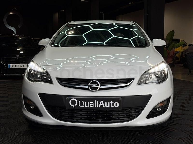 Usado Opel Astra Excellence 125 HP (91 kW) 2015 Branco Sedan