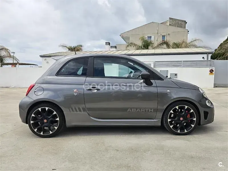 Usado Abarth 595 Competizione 180 CV (132 kW) 2017 Gris / plata Berlina