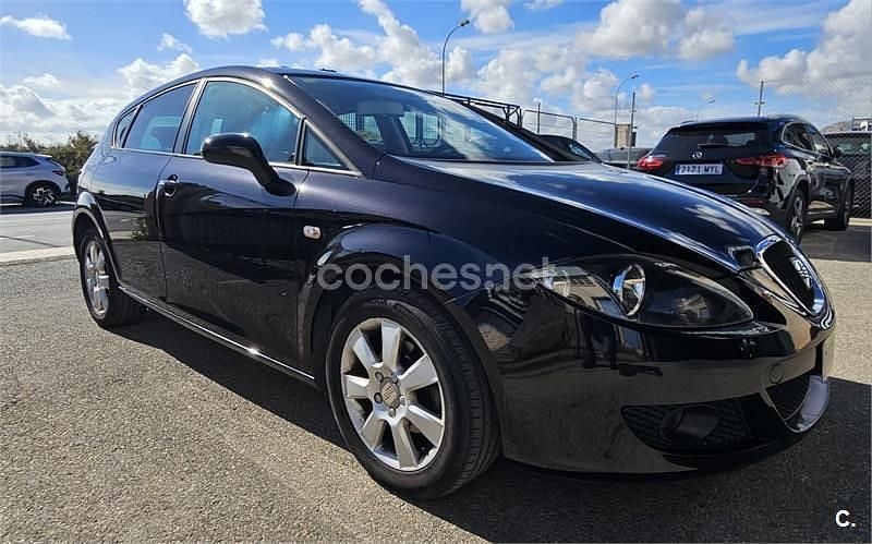 Negro Usado 2008 Seat Leon Ecomotive Berlina | 5500 € (Precio justo) - Imagen 1/4