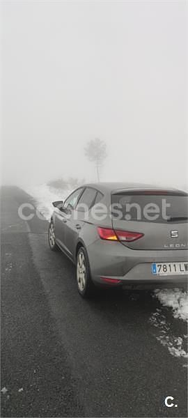 Usado Seat Leon Reference 90 CV (66 kW) 2015 Gris / plata Berlina