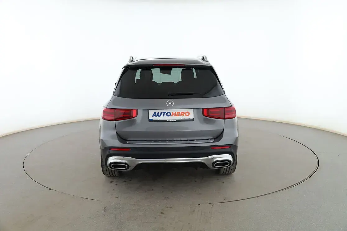 Usado Mercedes GLB200 AMG line 150 CV (110 kW) 2024 Gris SUV